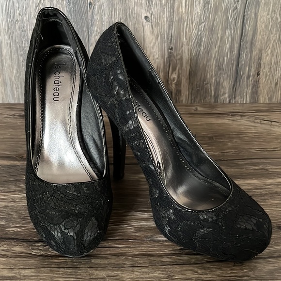 LE CHATEAU Black Lace Close Toe Heels - Picture 2 of 8